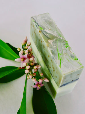 Silkened Mint Bar